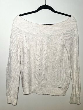Abercrombie & Fitch Off-Shoulder Cable Knit Sweater - Cream